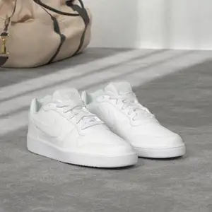 Nike ebernon low, Улаанбаатар — Хан-Уул — 10-р хороо