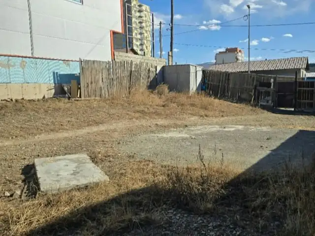 Бзд 8-р хороо төвийн шугамтай хашаа байшин, Улаанбаатар — Баянзүрх — 8-р хороо