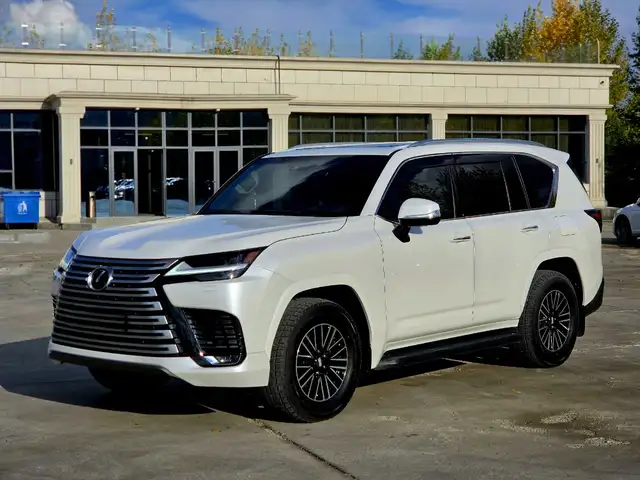Lexus LX 600