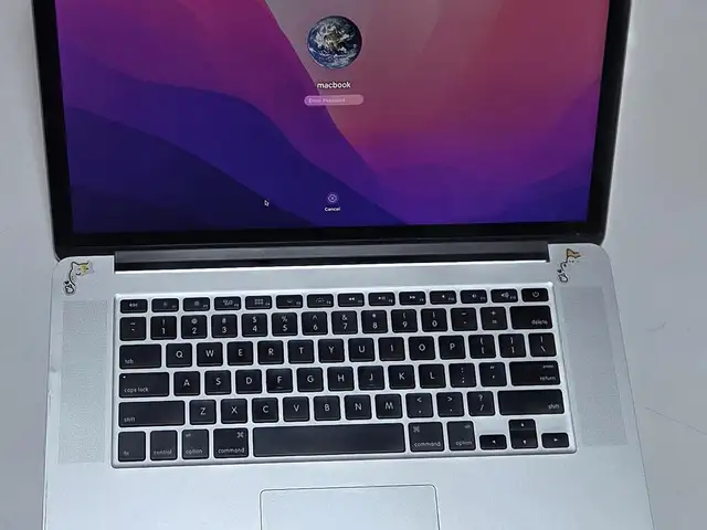Apple 15'', Улаанбаатар — Сүхбаатар — 1-р хороо