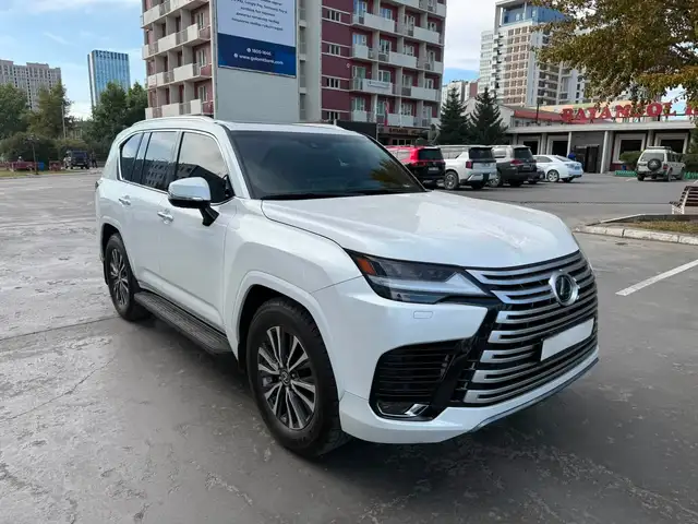 Lexus LX 600