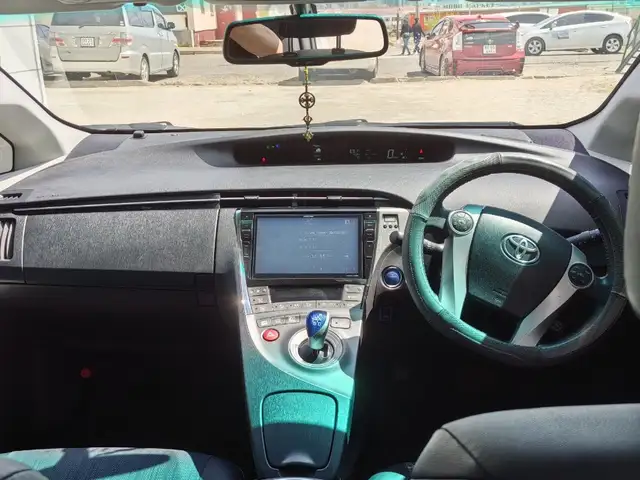 Toyota Prius 30