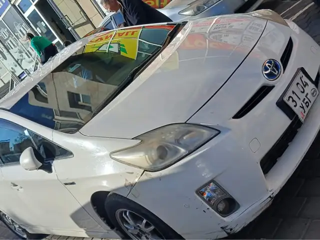 Toyota Prius 30