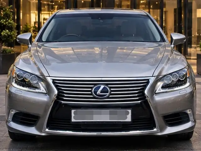 Lexus LS