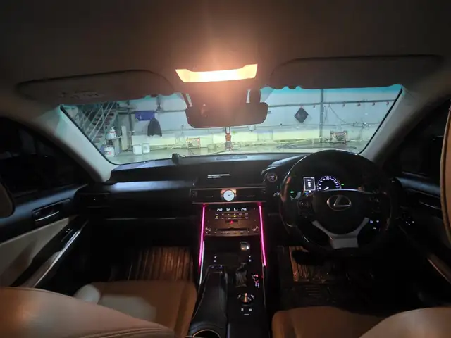 Lexus IS