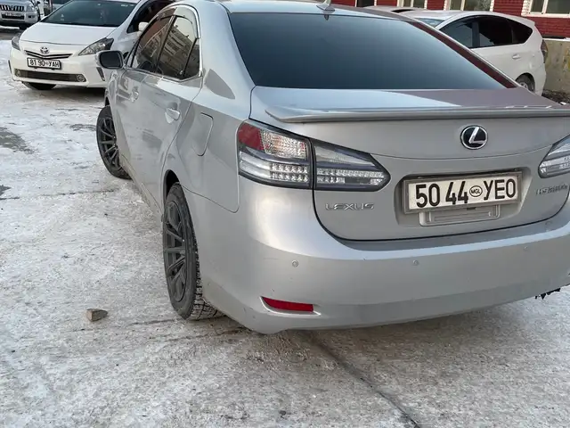 Lexus HS