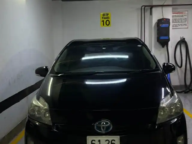 Toyota Prius 30