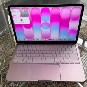 Apple 13", Apple M3, 8 GB RAM, 256 GB, Улаанбаатар — Баянзүрх — Натур худалдааны төв