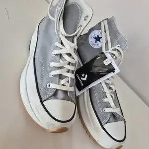 Converse ket, Улаанбаатар — Баянгол — Монголын Үндэсний Их Сургууль