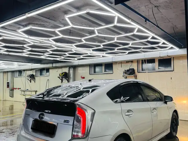 Toyota Prius 30