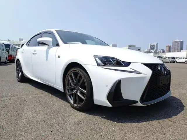 Lexus IS
