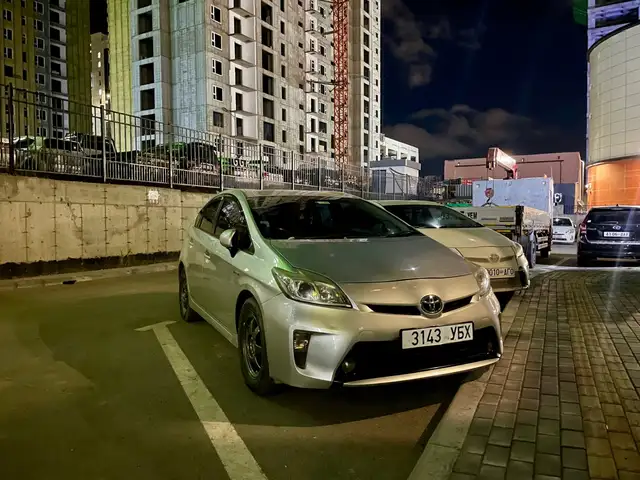 Toyota Prius 30