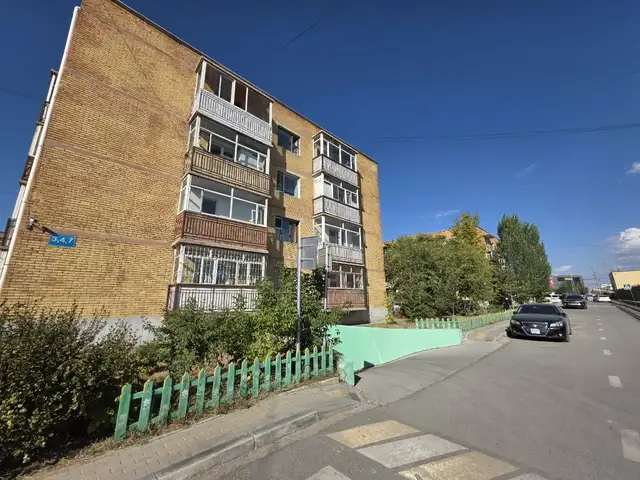 Бзд нохойтой хөшөөний баруун талд 2 өрөө байр 62мкв, Улаанбаатар — Баянзүрх — 13-р хороо