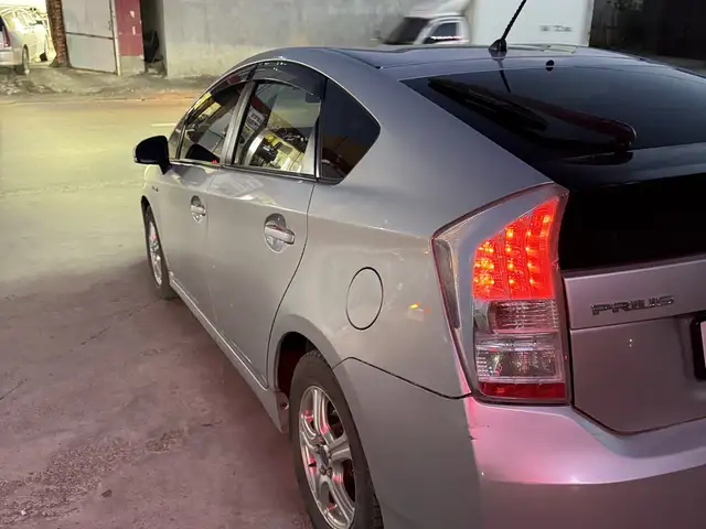 Toyota Prius 30