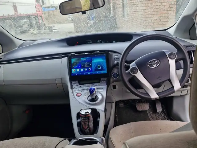 Toyota Prius 30