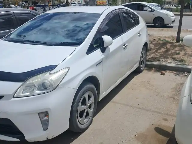 Toyota Prius 30