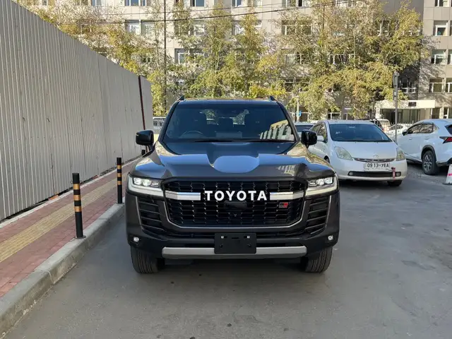 Toyota Land Cruiser 300