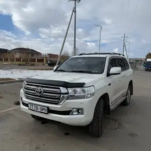 Toyota Land Cruiser 200