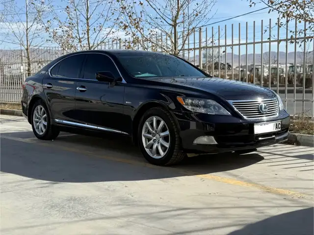 Lexus LS