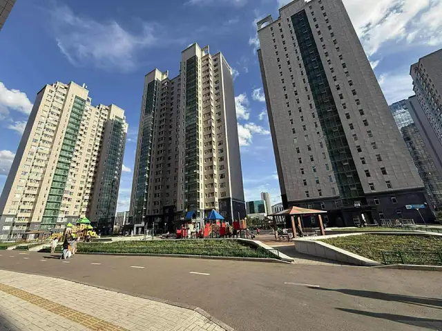 Худ цэнгэлдэх хотхонд 3 өрөө 80мкв, Улаанбаатар — Хан-Уул — 15-р хороо