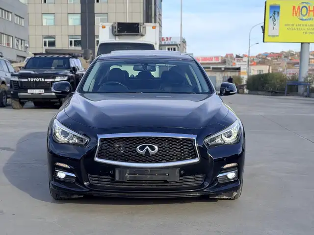 Infiniti Q