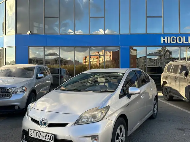 Toyota Prius 30