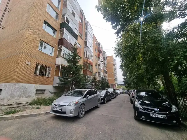 Уид фантамын зүүн талд 96мкв 3 өрөө, Улаанбаатар — Сүхбаатар — Хүнсний 50-р дэлгүүр
