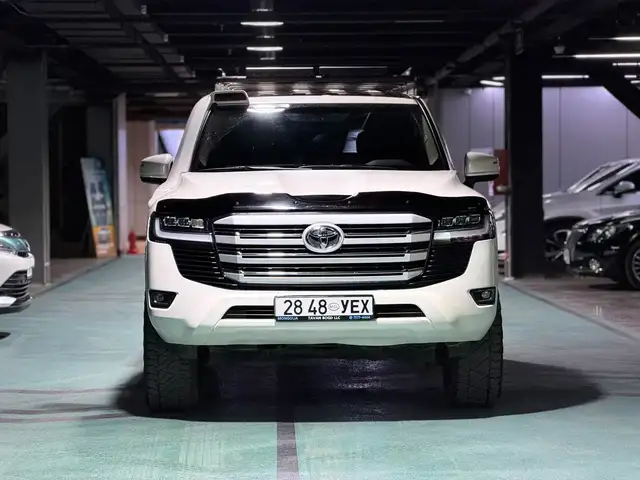 Toyota Land Cruiser 300