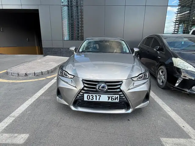 Lexus IS