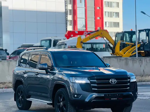 Toyota Land Cruiser 300