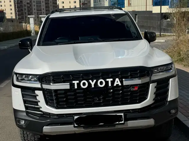 Toyota Land Cruiser 300