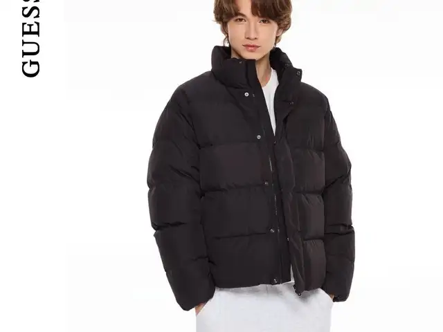 Guess эрэгтэй сөдөн куртик, Улаанбаатар — Баянзүрх — 15-р хороолол