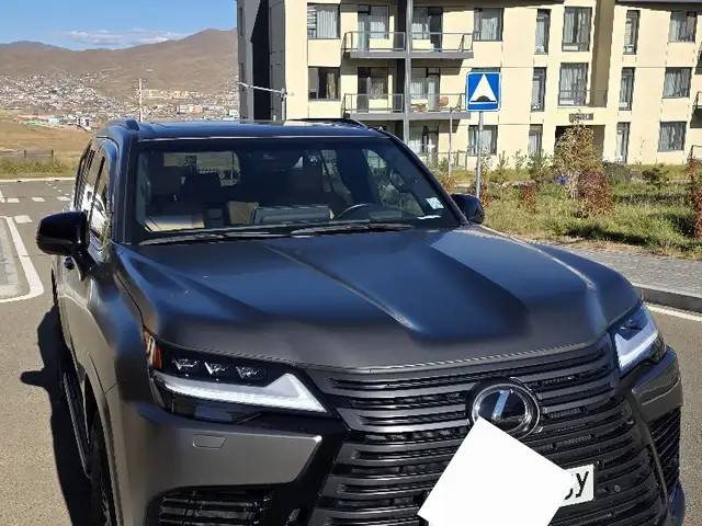 Lexus LX 600