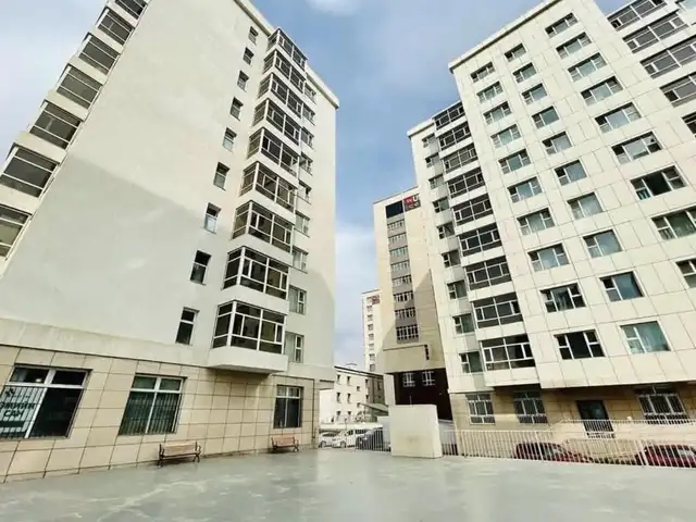 Хотын төвд, замын цагдаагийн ард 3 өрөө 80.16мкв, Улаанбаатар — Сүхбаатар — 1-р хороо