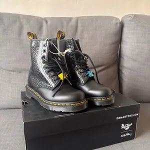 Dr martens, Улаанбаатар — Сонгинохайрхан — 1-р хороолол