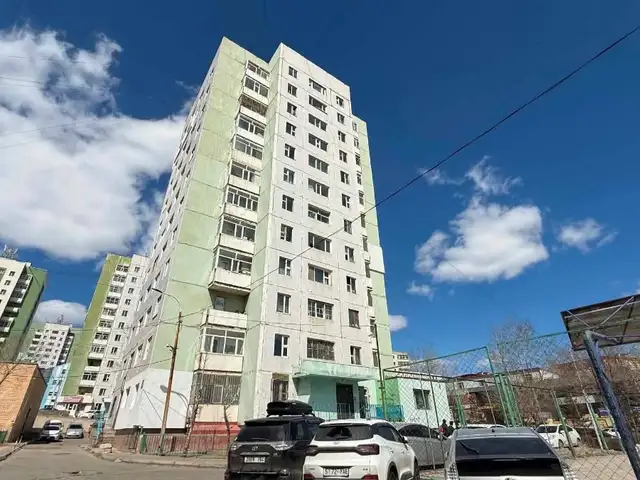 33 сургуулийн зүүн талд гал тогоо тусдаа 2 өрөөг 3 өрөө болгосон орон сууц 56.0мкв, Улаанбаатар — Баянзүрх — 33-р сургуулийн ойролцоо