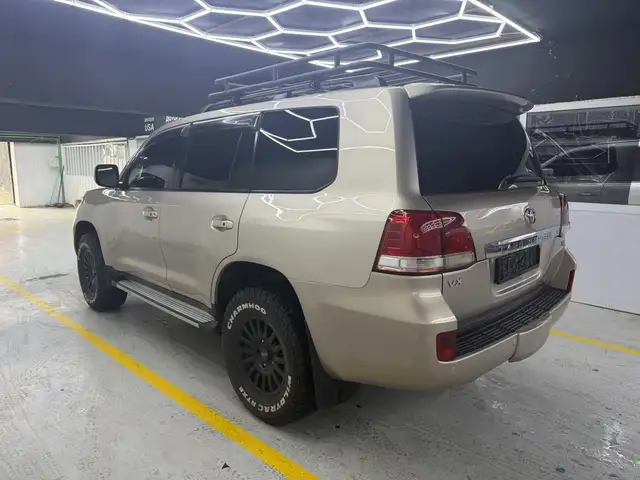 Toyota Land Cruiser 200