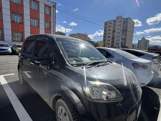 Toyota Spade Porte