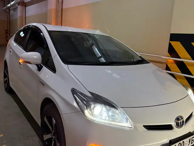 Toyota Prius 30