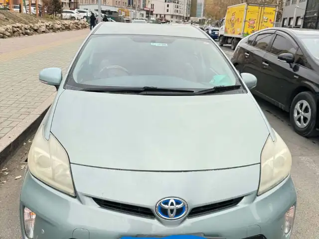 Toyota Prius 30