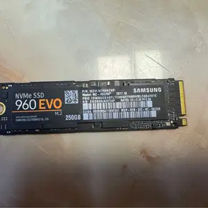 Samsung 960 evo 250gb m2 nvme, Улаанбаатар — Баянзүрх — Их Засаг Их сургууль