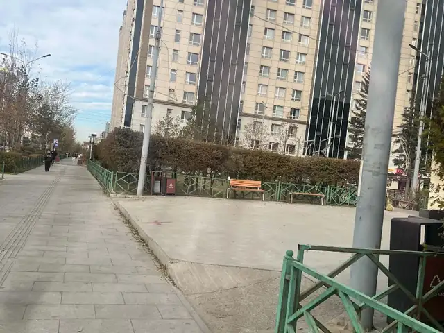 Төмөр замын сургуулийн баруун талд 3 өрөө 94мкв, Улаанбаатар — Баянгол — 2-р хороо