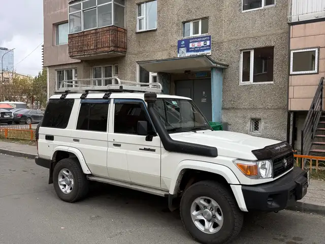 Toyota Land Cruiser 70