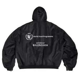 Balenciaga bomber, Улаанбаатар — Сүхбаатар — 9-р хороо