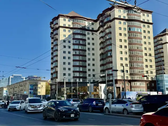 Баруун 4 замд 4 өрөө 130мкв, Улаанбаатар — Баянгол — Баруун 4 зам