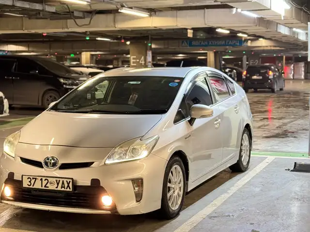 Toyota Prius 30