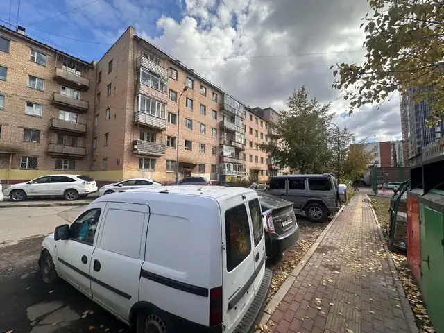 Сансар Имартын зүүн талд 4 өрөө байр 100m2, Улаанбаатар — Баянзүрх — 4-р хороо