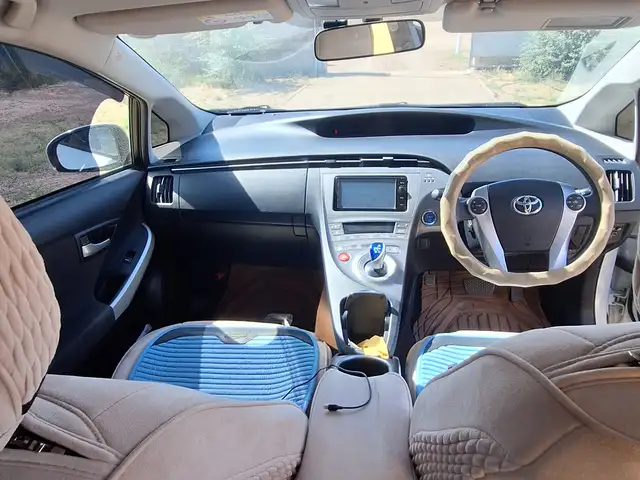 Toyota Prius 30