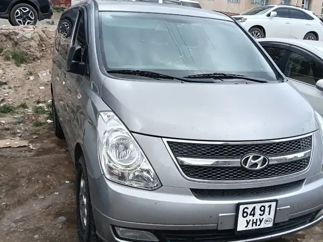 Hyundai Starex
