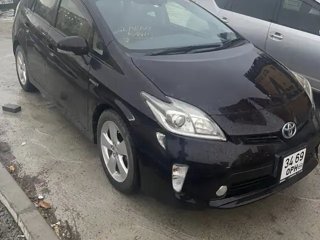 Toyota Prius 30